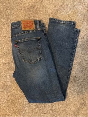Levi's Slim Men's Jeans in Denim Blue with Leather Patch